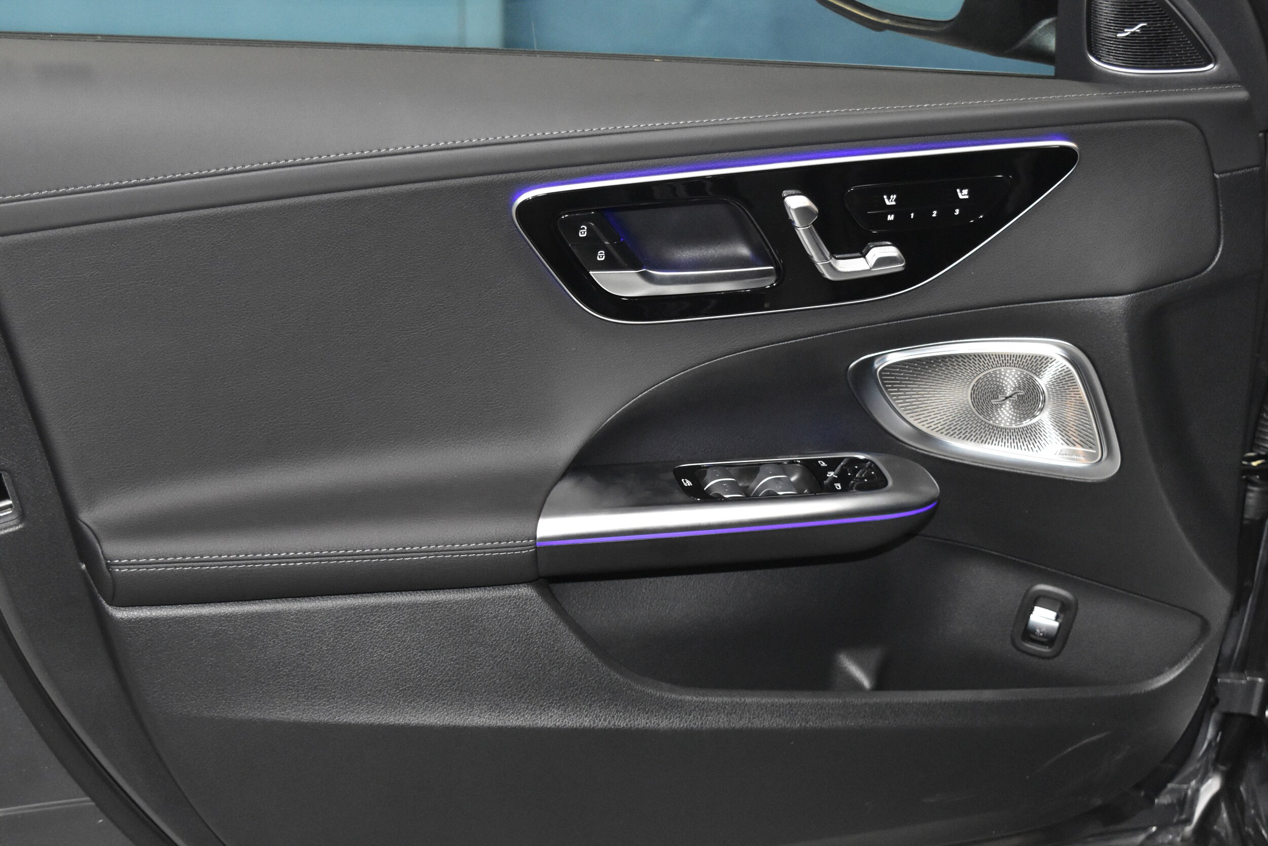 2026 Mercedes Benz C 300 4MATIC photo 4