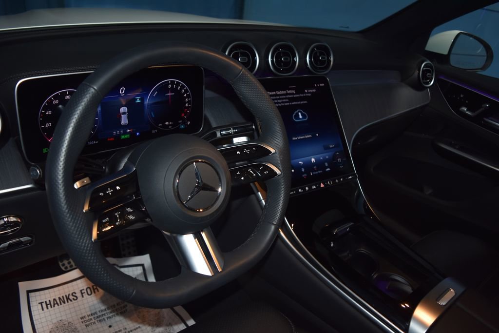 2025 Mercedes Benz GLC 350e photo 2