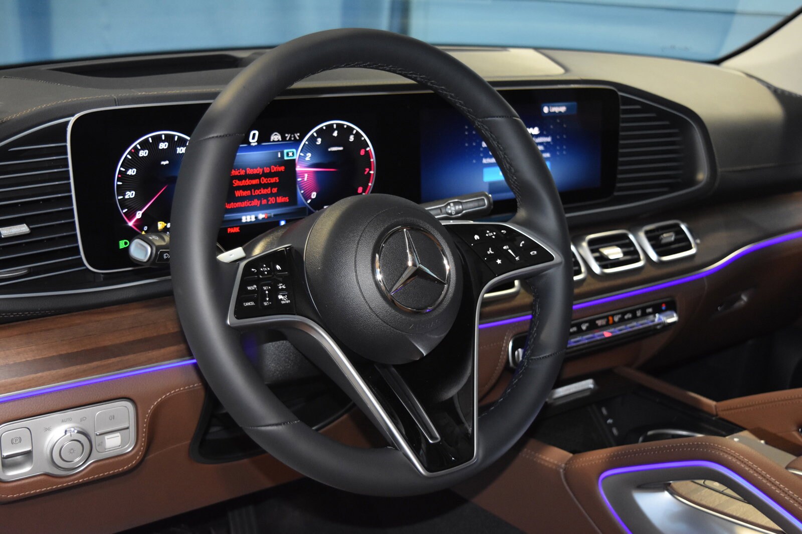 2025 Mercedes Benz GLE 4MATIC photo 3