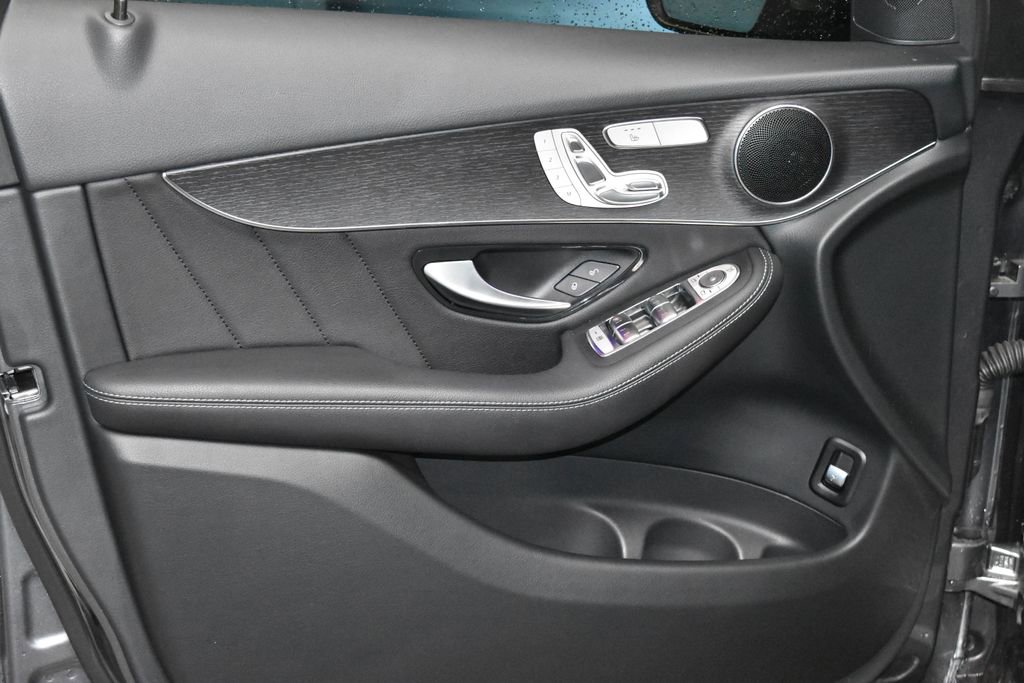 2022 Mercedes Benz GLC 300 4MATIC photo 3