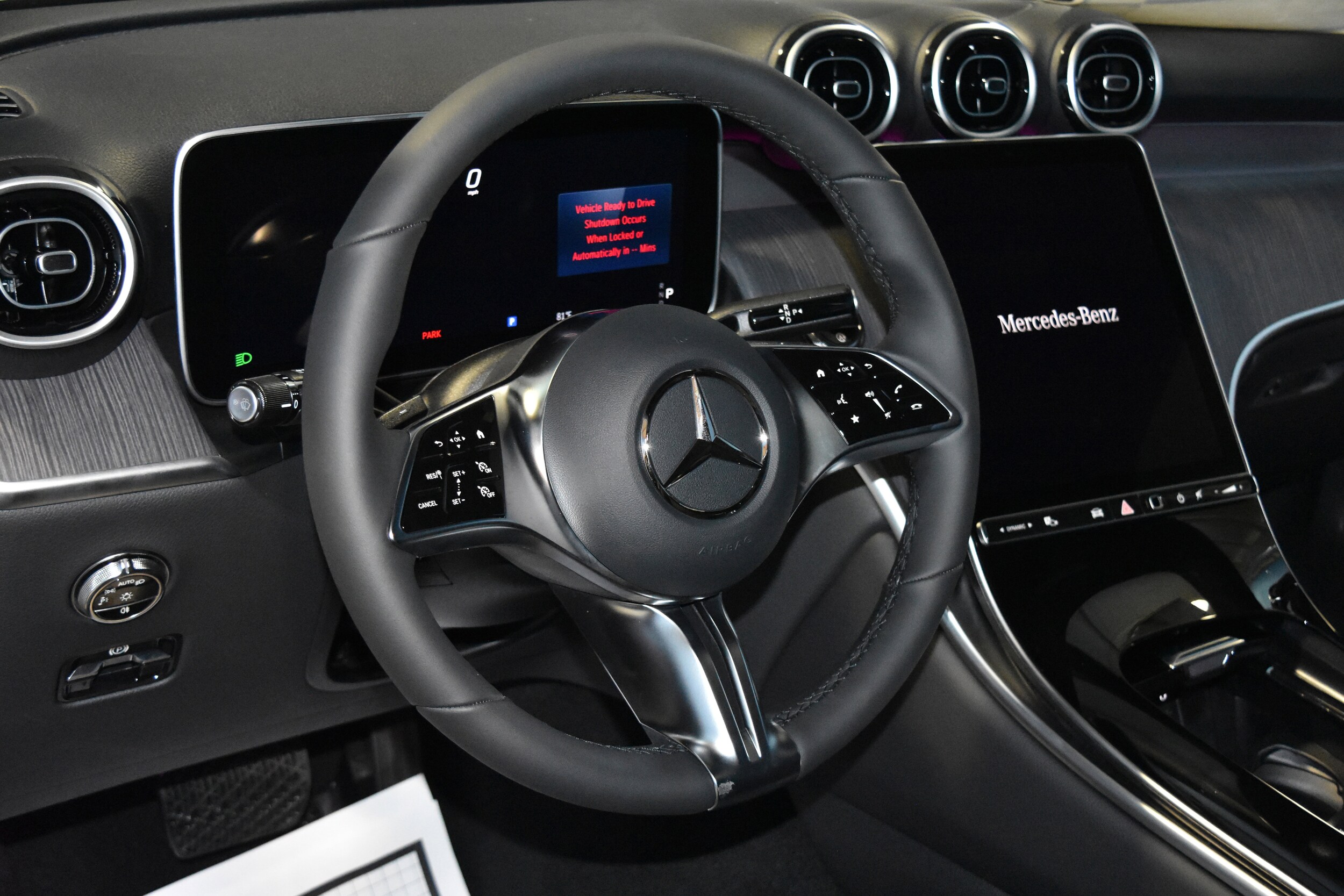 2026 Mercedes Benz GLC 300 4MATIC photo 3