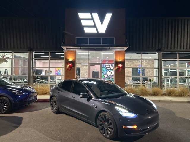 2022 Tesla Model 3 Performance's photo