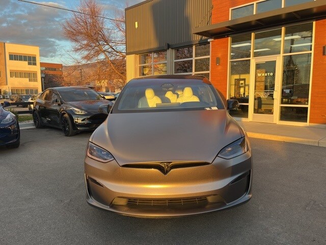 2023 Tesla Model X Standard Range photo 2