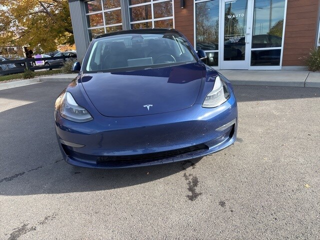 2021 Tesla Model 3 Standard Range Plus photo 3