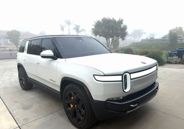 2024 Rivian R1S Adventure's photo