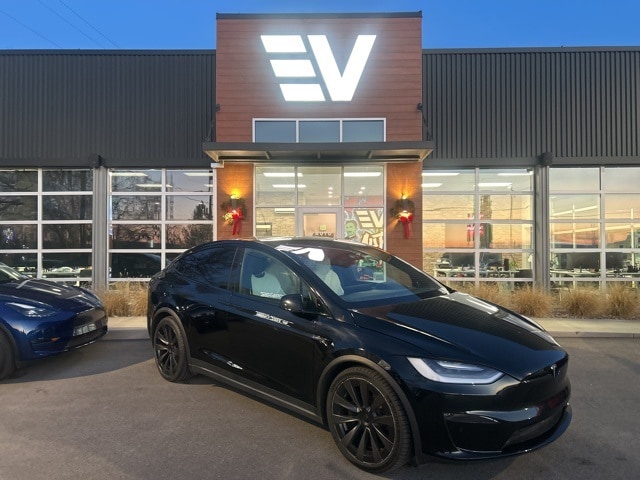 2022 Tesla Model X Plaid's photo