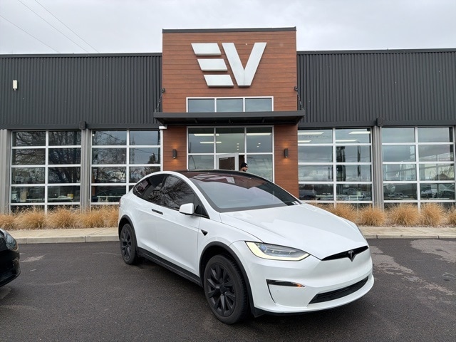 2022 Tesla Model X Plaid's photo