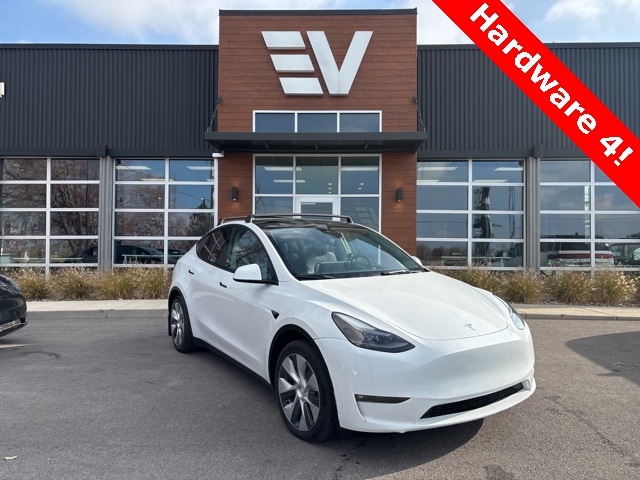 2023 Tesla Model Y Long Range's photo