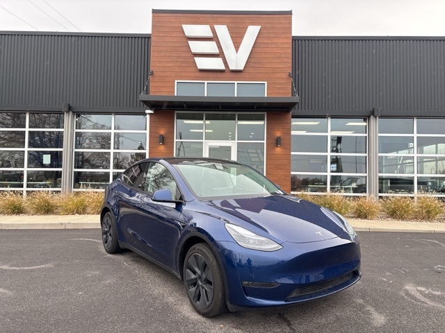 2025 Tesla Model Y Long Range's photo