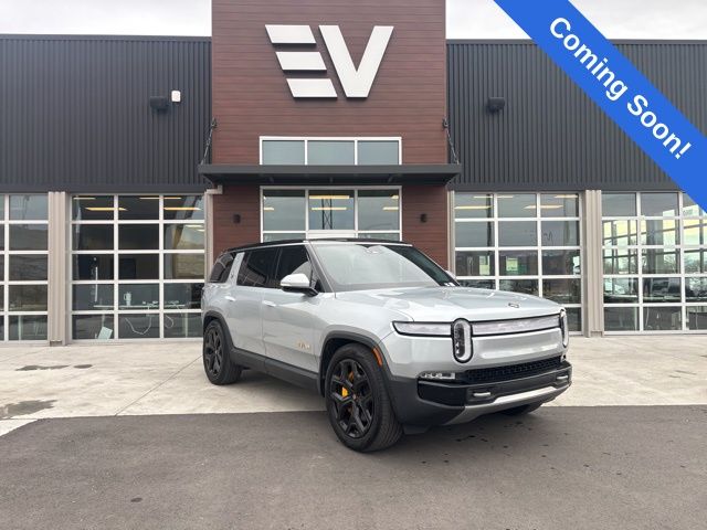 2023 Rivian R1S Adventure's photo