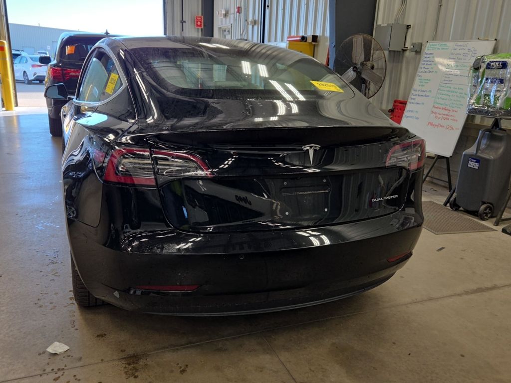 2018 Tesla Model 3 Long Range photo 3