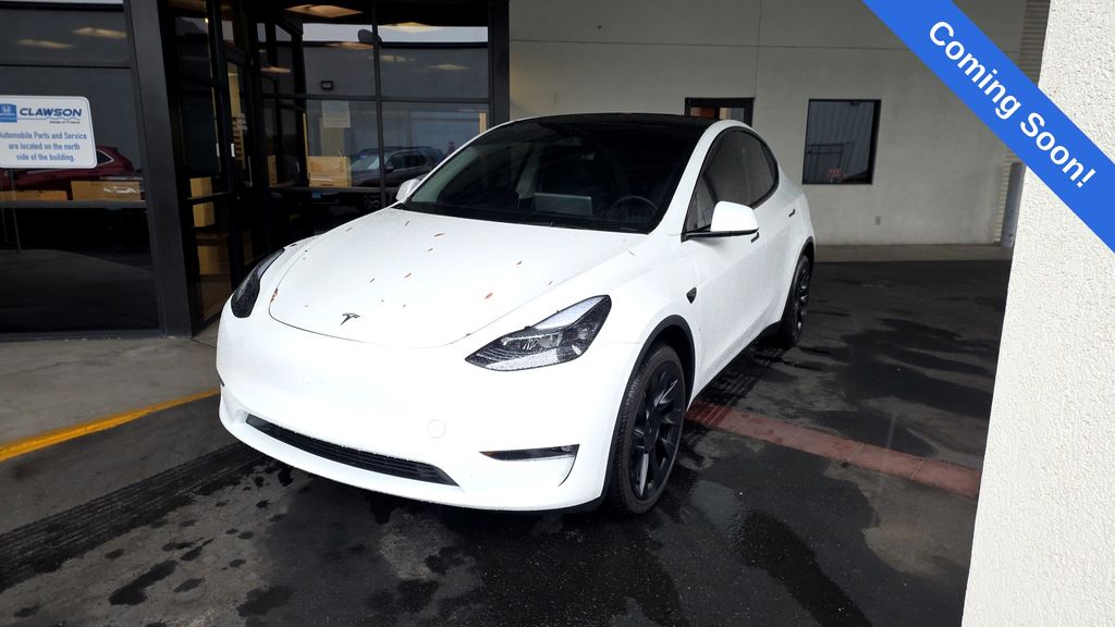2024 Tesla Model Y Long Range's photo