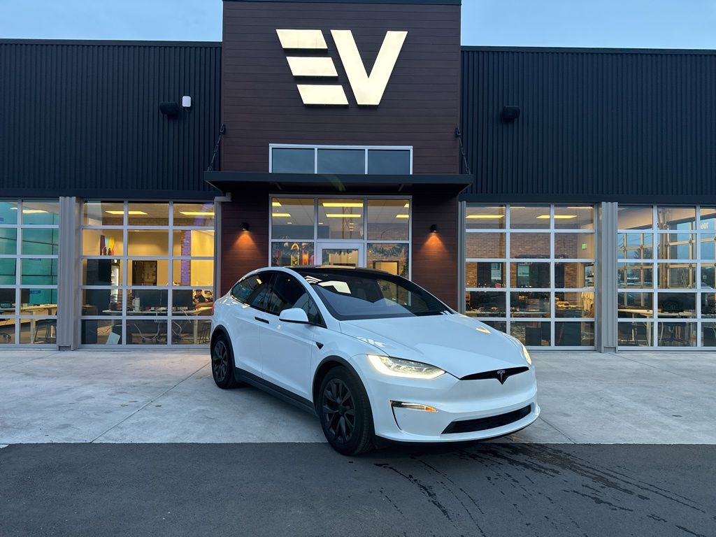 2022 Tesla Model X Plaid's photo