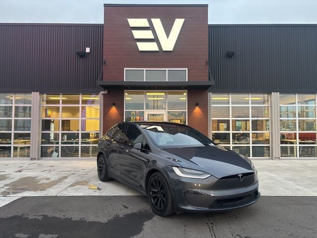 2022 Tesla Model X Long Range's photo