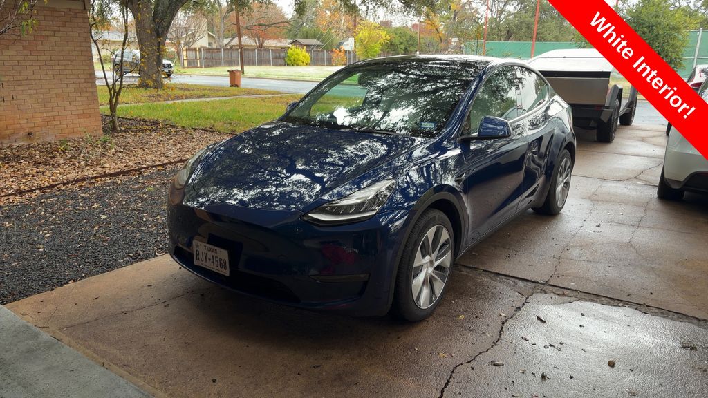 2022 Tesla Model Y Long Range's photo