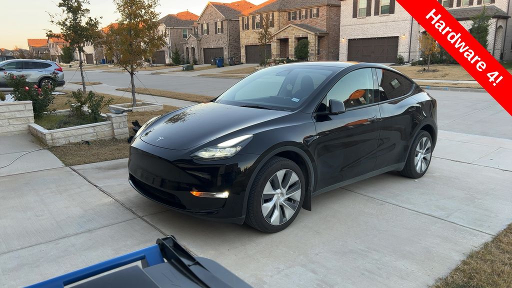 2024 Tesla Model Y Long Range's photo