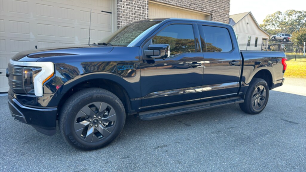 Used 2024 Ford F-150 Lightning Lariat Truck