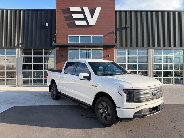 2023 Ford F-150 Lightning Lariat's photo