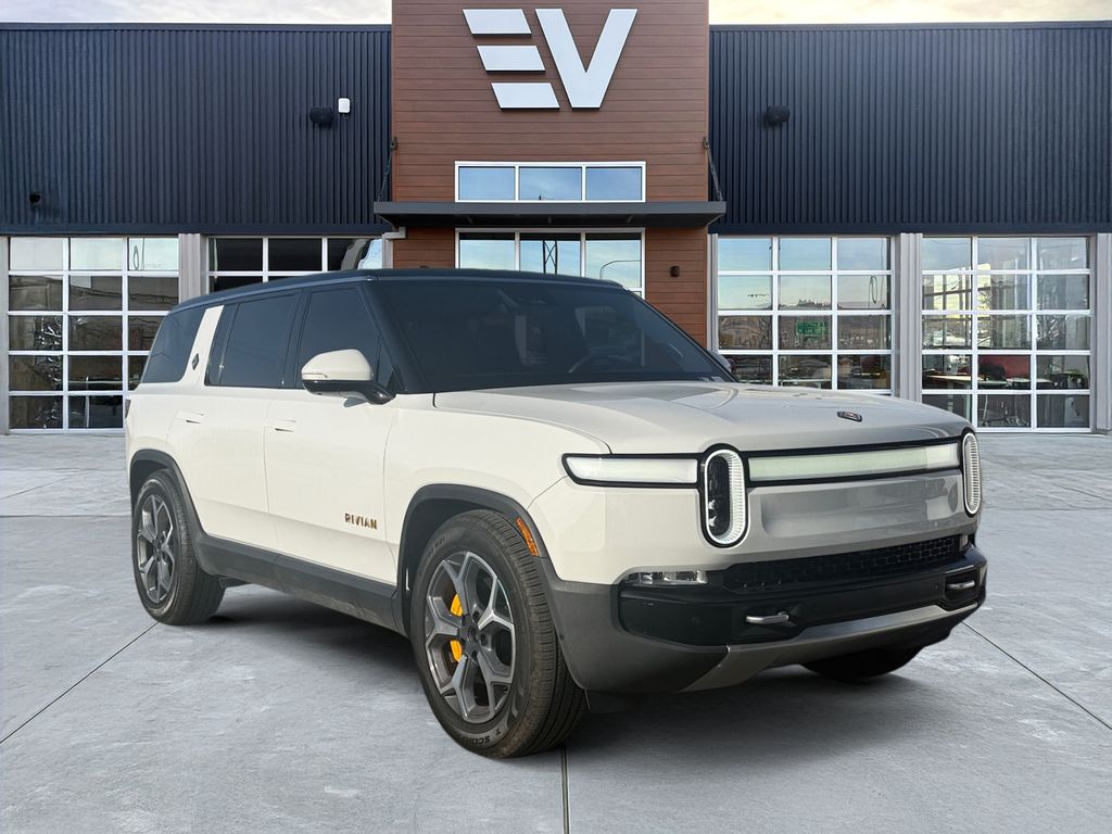 2023 Rivian R1S Adventure's photo