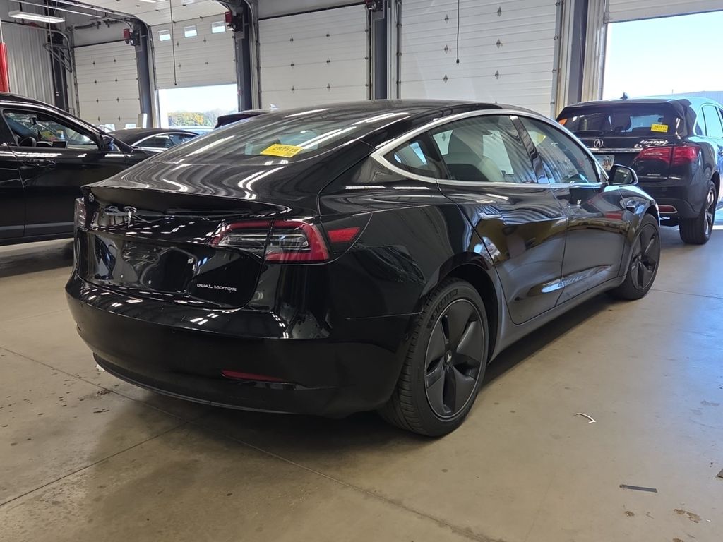 2018 Tesla Model 3 Long Range photo 2