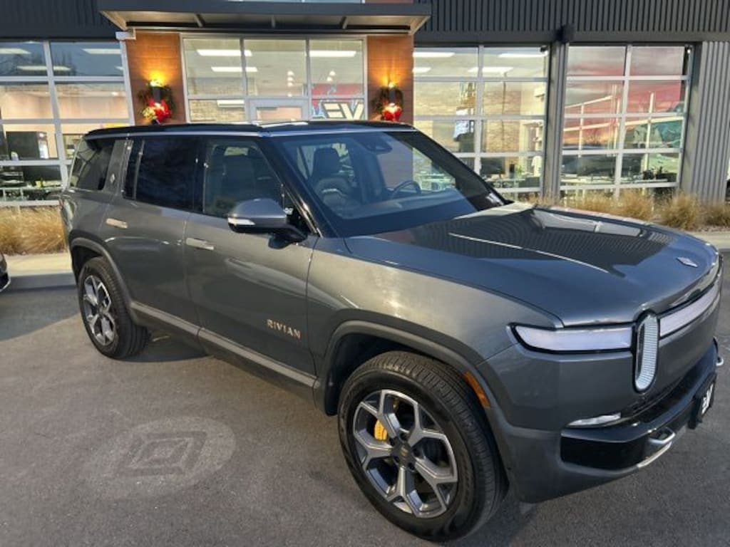 Used 2024 Rivian R1S Adventure SUV
