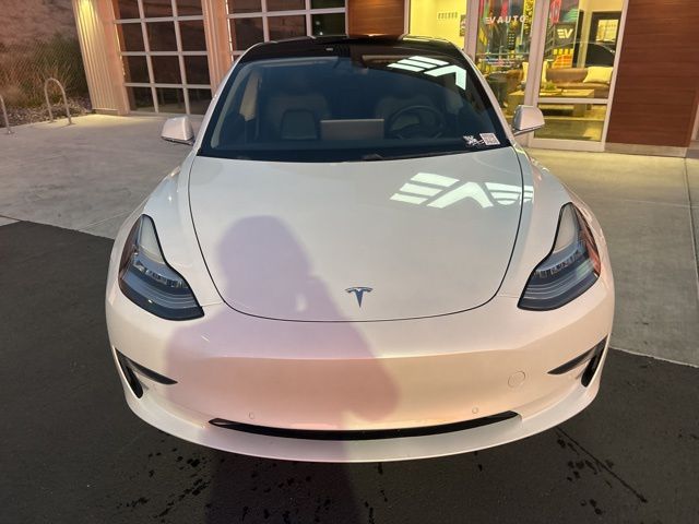 2020 Tesla Model 3 Standard Range Plus photo 3