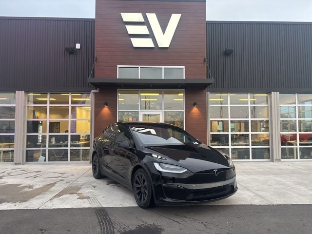 2023 Tesla Model X Long Range's photo