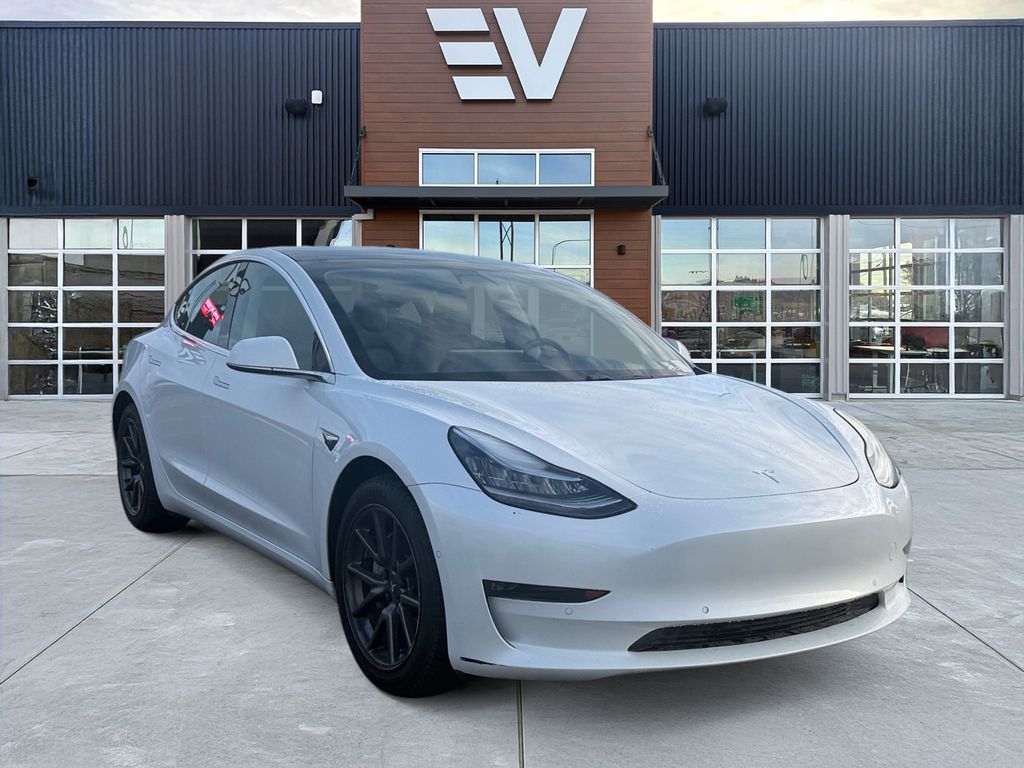2019 Tesla Model 3 Long Range's photo