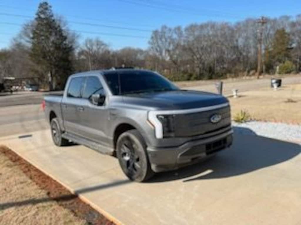 Used 2023 Ford F-150 Lightning Lariat Truck SuperCrew Cab