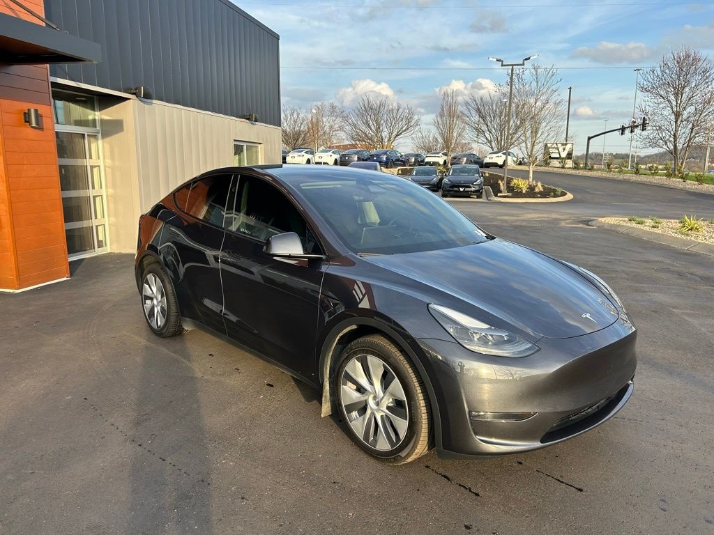 Used 2024 Tesla Model Y Long Range SUV