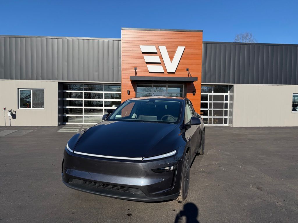 2026 Tesla Model Y Long Range's photo