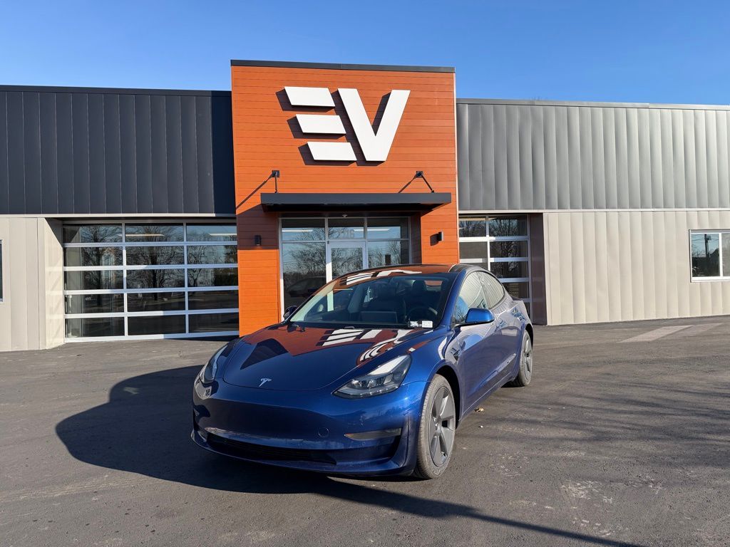 2021 Tesla Model 3 Base's photo