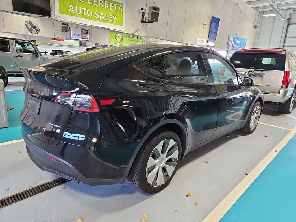2023 Tesla Model Y Long Range photo 3