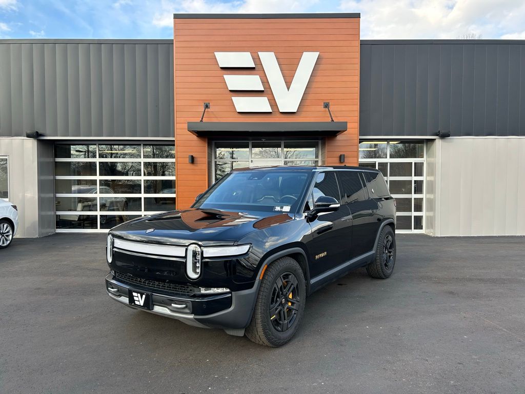 2023 Rivian R1S Adventure