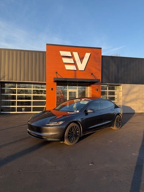 2024 Tesla Model 3 Base's photo