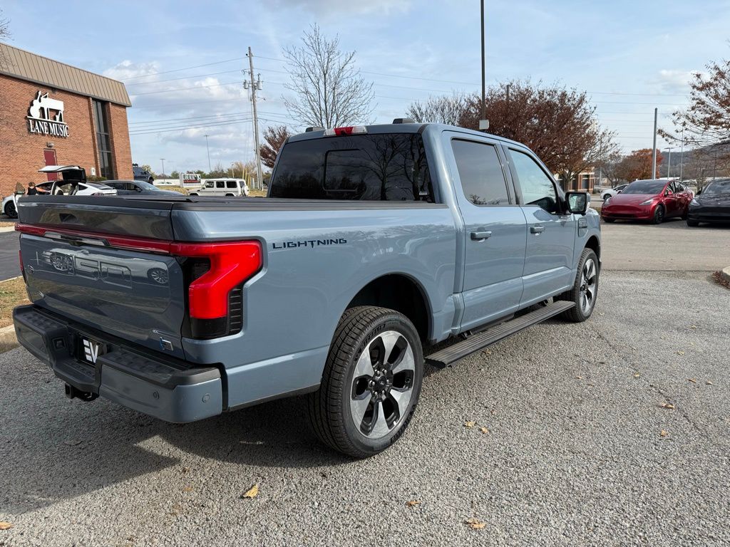 2023 Ford F-150 Lightning Platinum photo 3