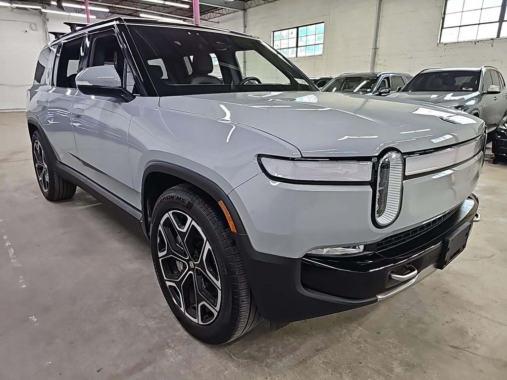 2024 Rivian R1S Adventure photo 2