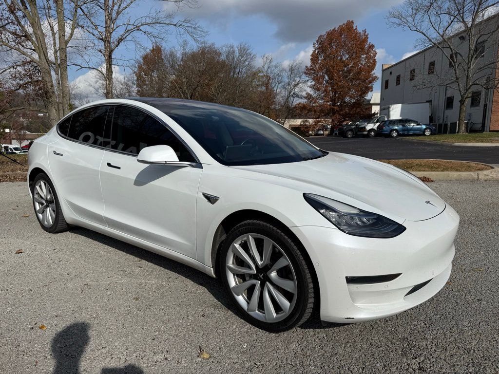 2018 Tesla Model 3 Long Range photo 3