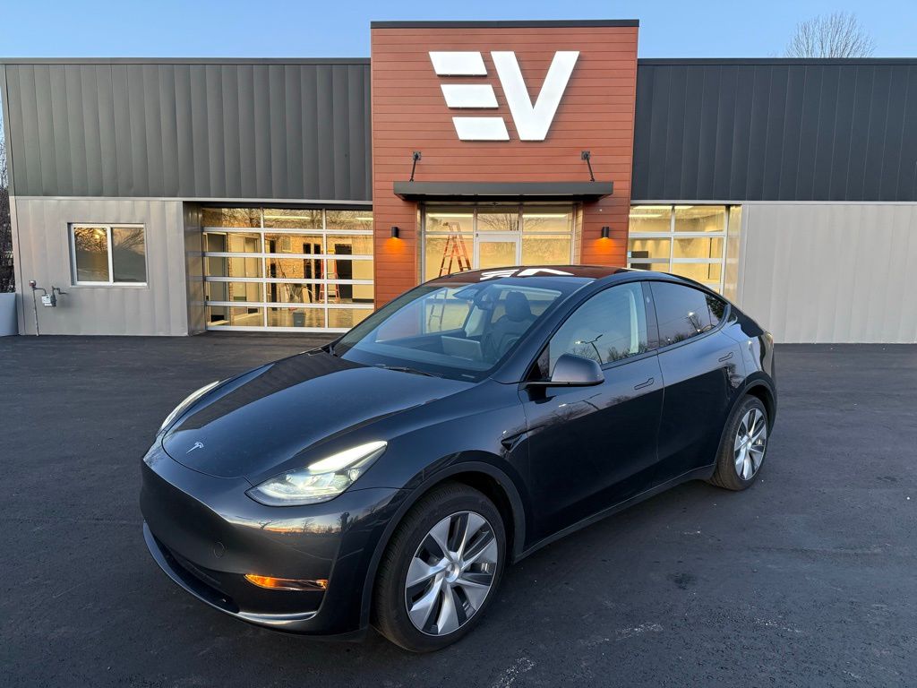 2024 Tesla Model Y Long Range's photo