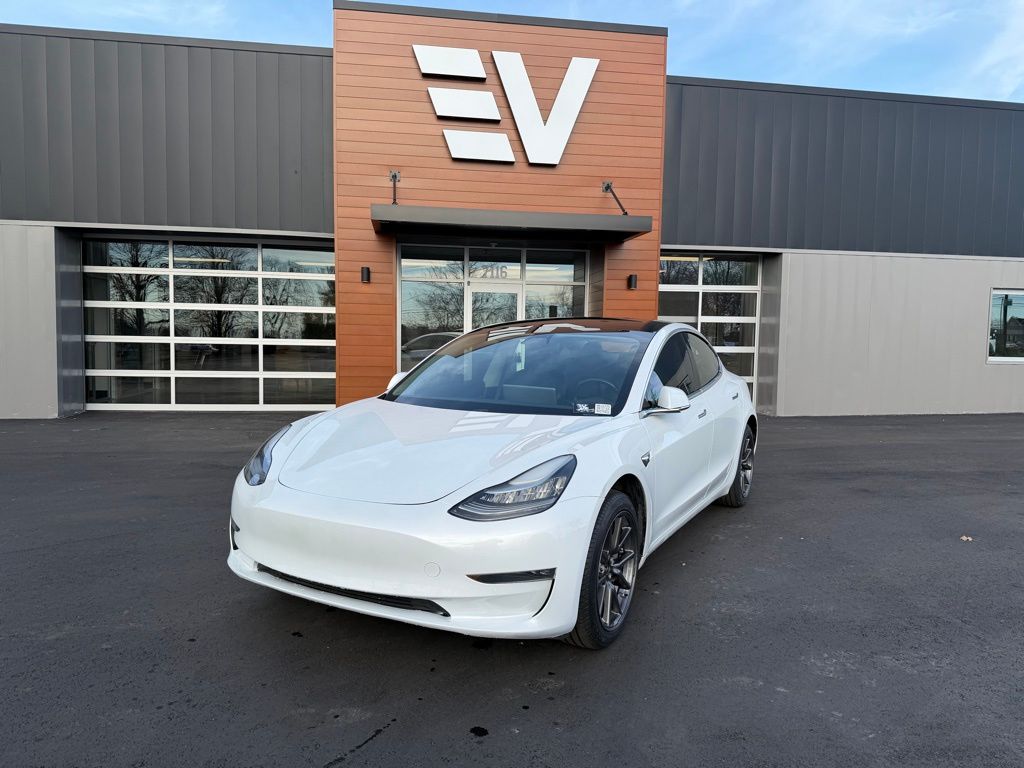 2019 Tesla Model 3 Base's photo