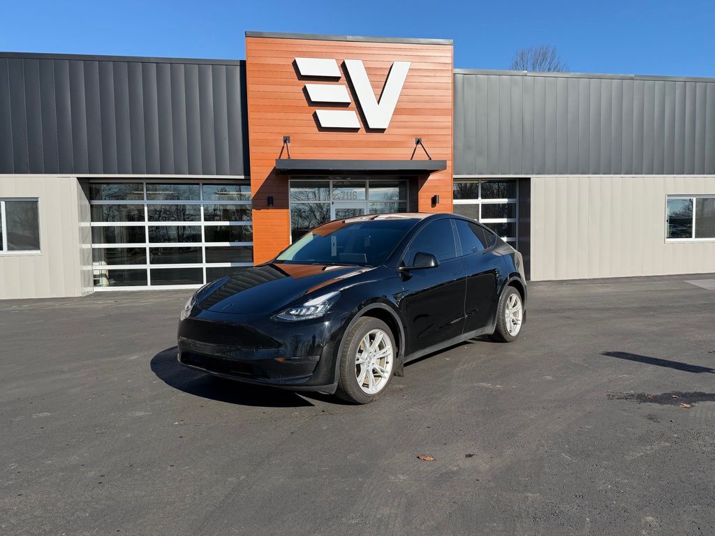 2023 Tesla Model Y Long Range's photo