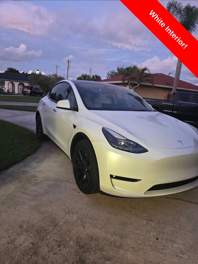 2023 Tesla Model Y Long Range's photo