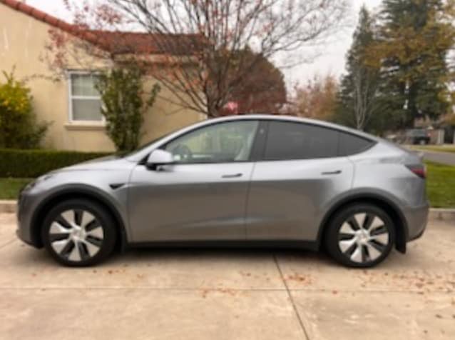 2024 Tesla Model Y Long Range's photo