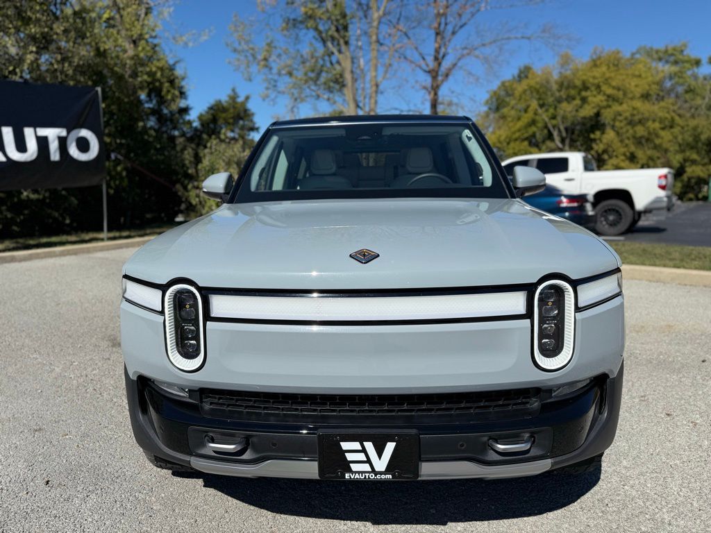 2024 Rivian R1S Adventure photo 3