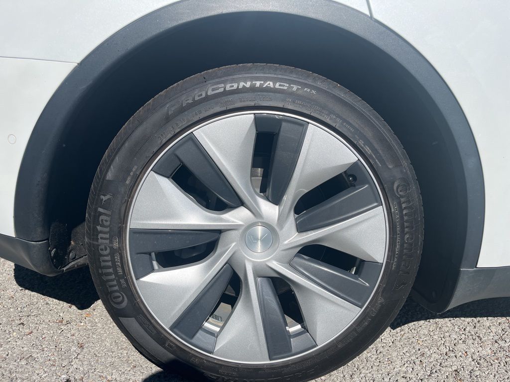 2021 Tesla Model Y Long Range photo 3