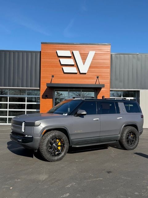 2022 Rivian R1S Launch Edition's photo