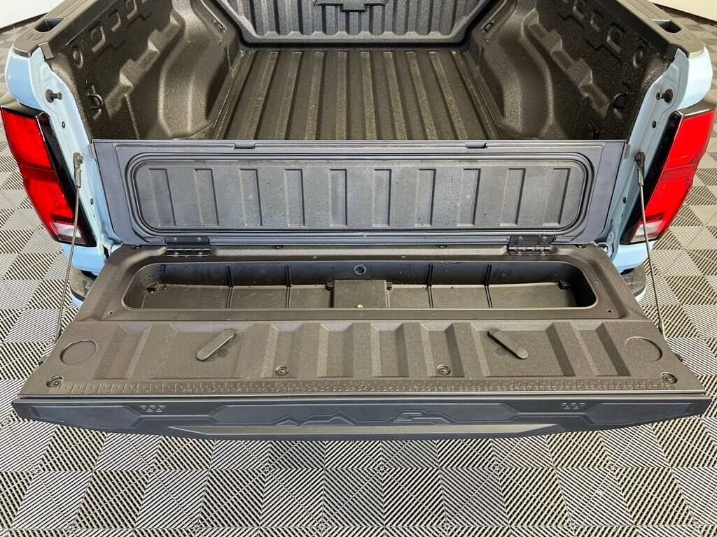 2025 Chevrolet Colorado LT - Photo 10