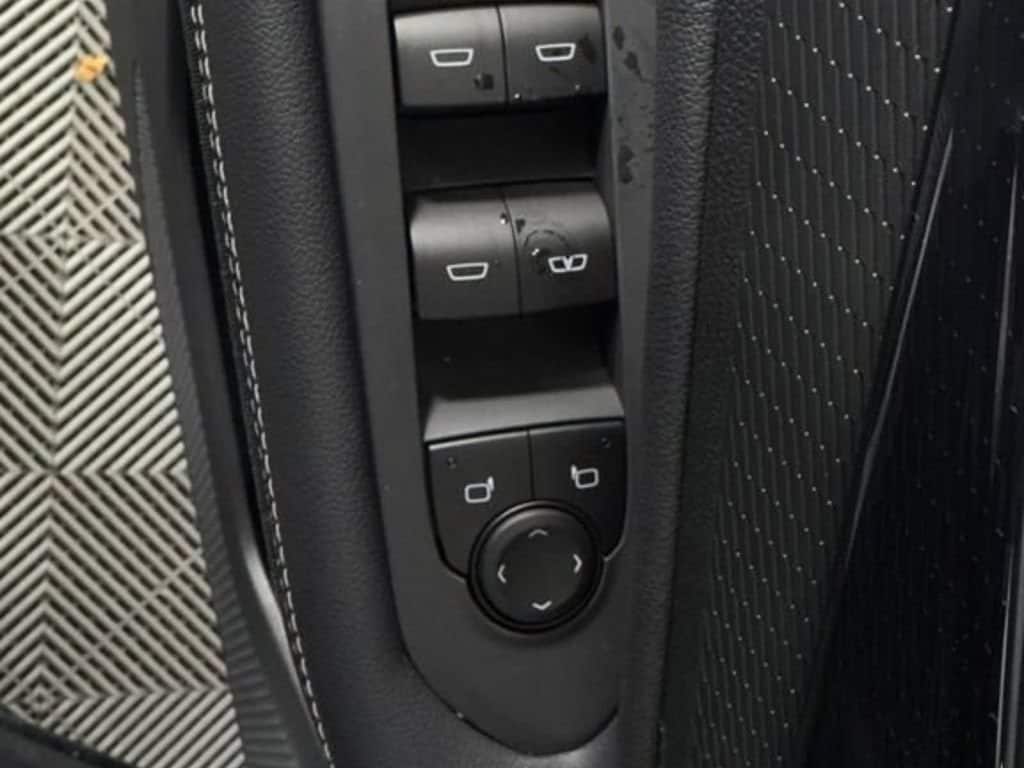 2025 Chevrolet Blazer EV LT - Photo 24