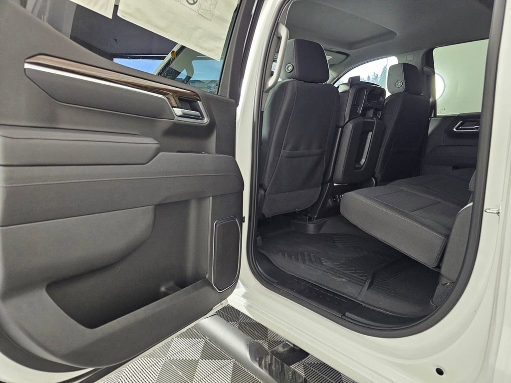 2025 Chevrolet Silverado 1500 LT - Photo 18