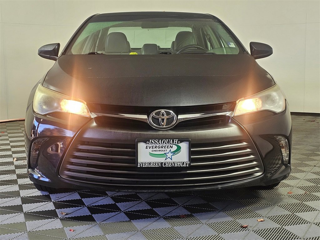 2017 Toyota Camry XLE photo 2